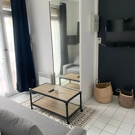 Gare Apartment