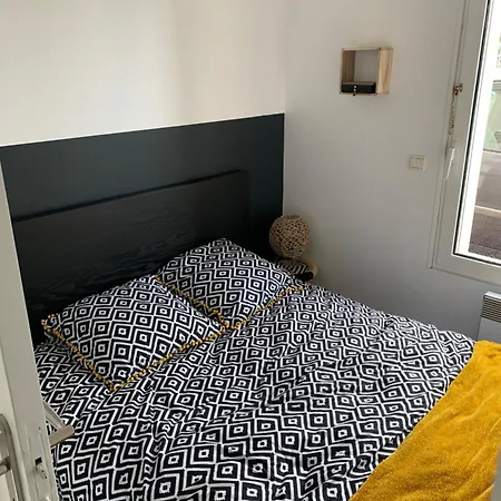 Gare Apartment *